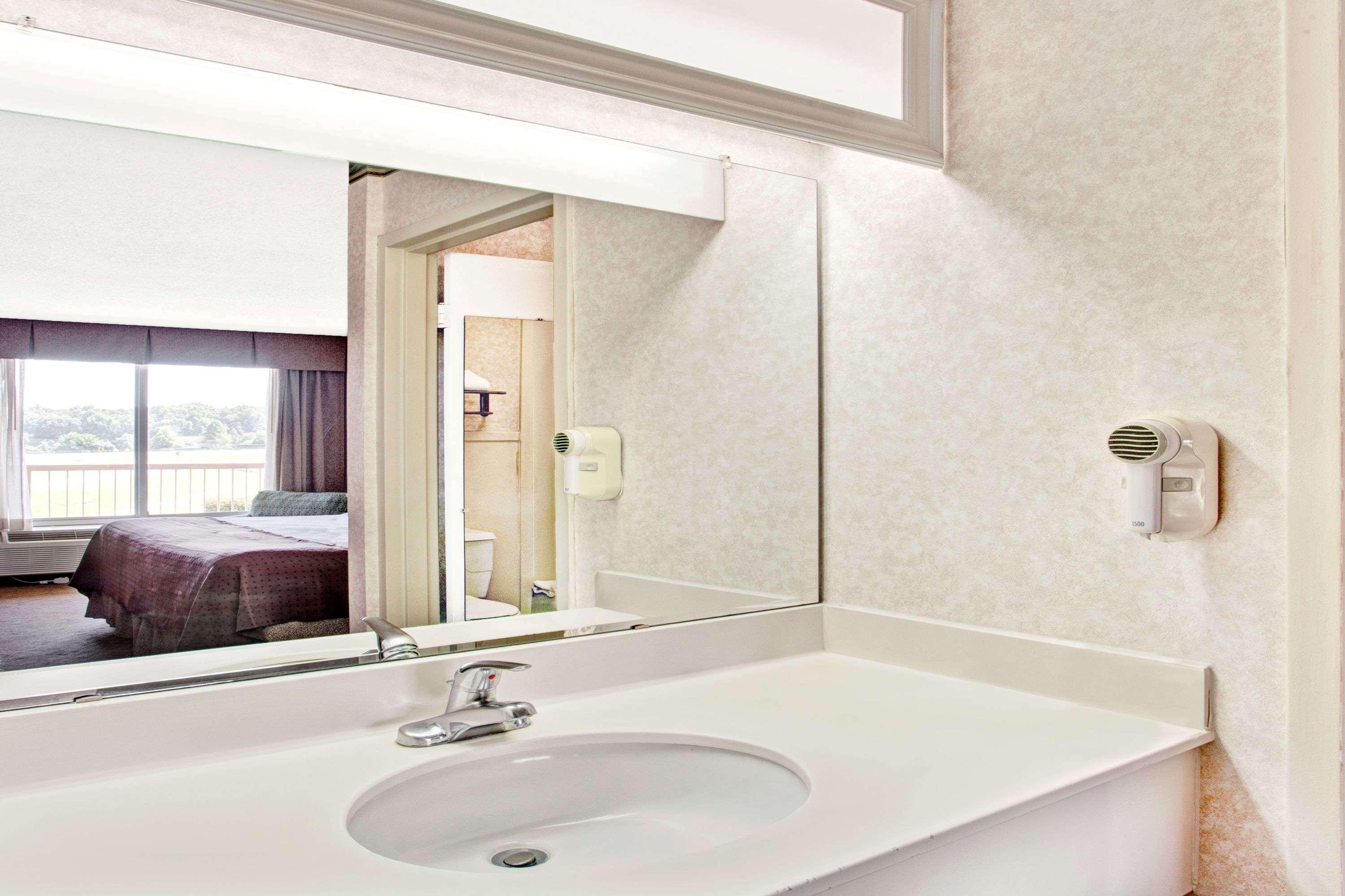 Days Inn By Wyndham Forrest City Esterno foto