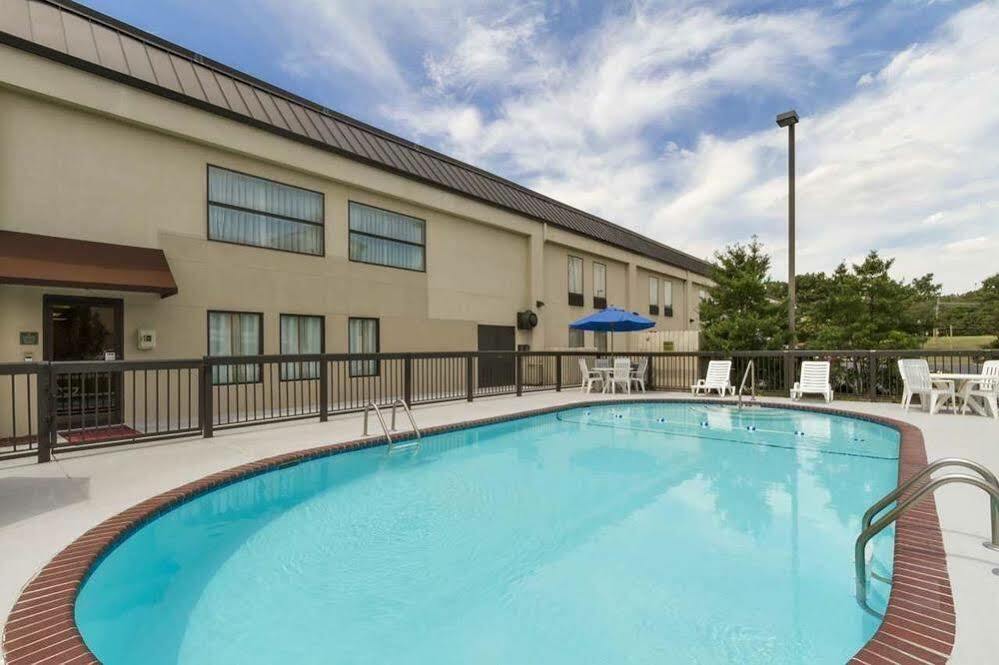 Days Inn By Wyndham Forrest City Esterno foto